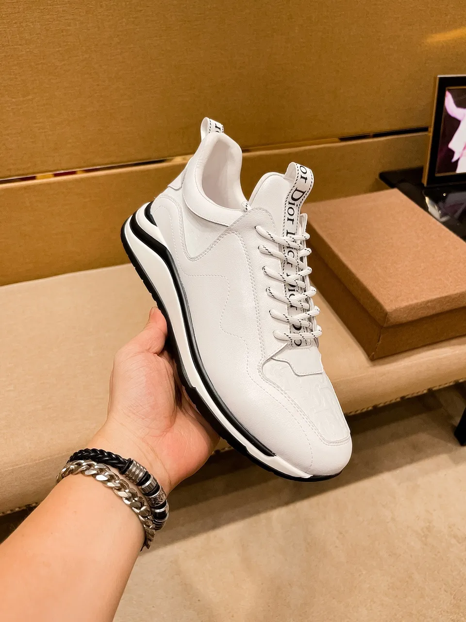 Men's shoes💰 420💰🔥[Dior]🔥High-end brand of men's shoes official website 1:1 latest masterpiece: the upper is made of Italian imported first-layer cowhide with a comfortable and breathable lining➕original non-slip and wear-resistant outsole🔥, making walking more convenient and comfortable! An exclusive new model, a stunning work, a beautiful 1:1 replica [color] compared to the official quality! Create a fashionable personality to set off your uniqueness! A must-have for trendy men! Classic🔥Size: Male 38-44 2⃣️colors available🔥
